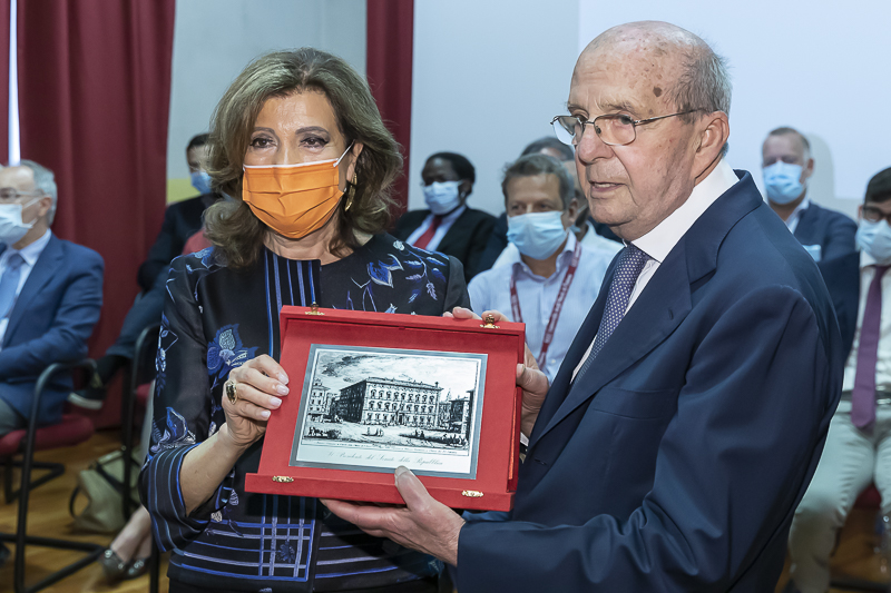 Nella foto, il Presidente del Senato, Maria Elisabetta Alberti Casellati, e il Presidente della Fondazione per la Ricerca Biomedica Avanzata, Francesco Pagano.