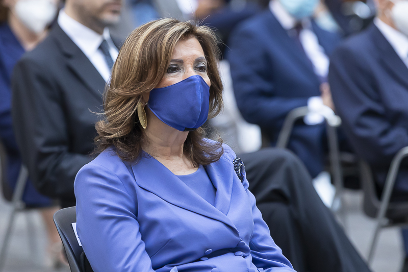 Un momento della cerimonia. Un momento della cerimonia.