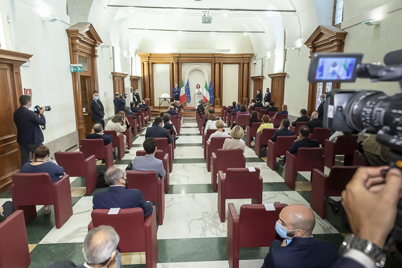 La Sala Capitolare di Palazzo della Minerva durante l'intervento del Presidente del Senato, Maria Elisabetta Alberti Casellati. La Sala Capitolare di Palazzo della Minerva durante l'intervento del Presidente del Senato, Maria Elisabetta Alberti Casellati.