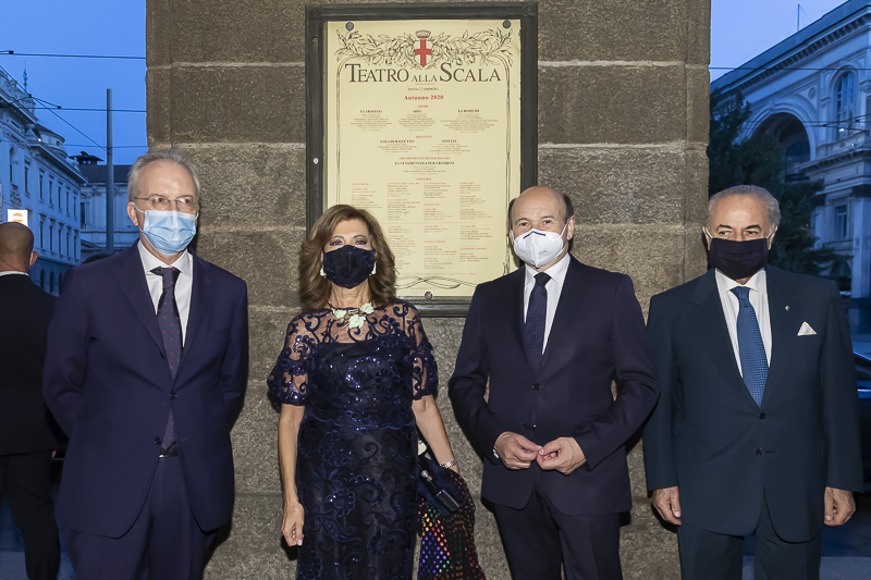Il Presidente del Senato, Maria Elisabetta Alberti Casellati, giunge al Teatro alla Scala. Il Presidente del Senato, Maria Elisabetta Alberti Casellati, giunge al Teatro alla Scala.
