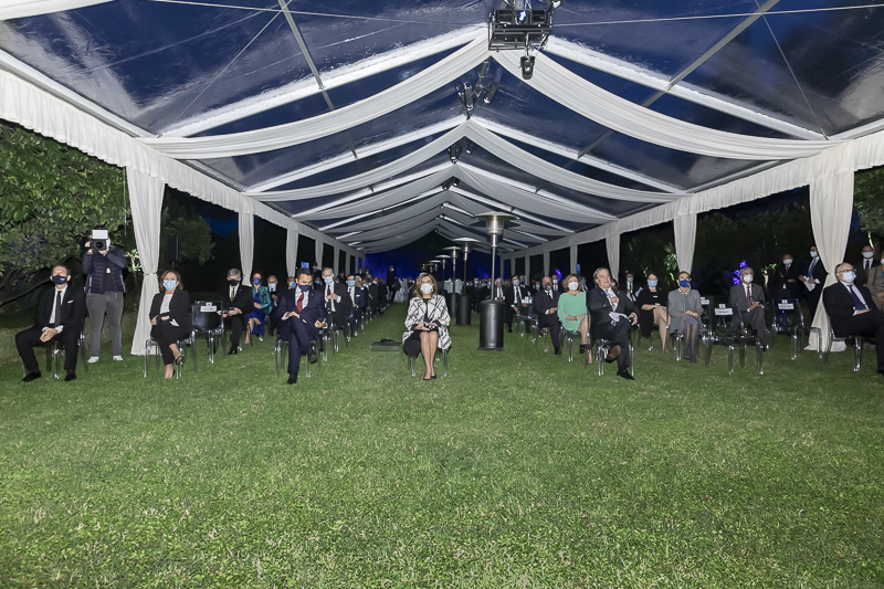 Un momento della cerimonia. Un momento della cerimonia.