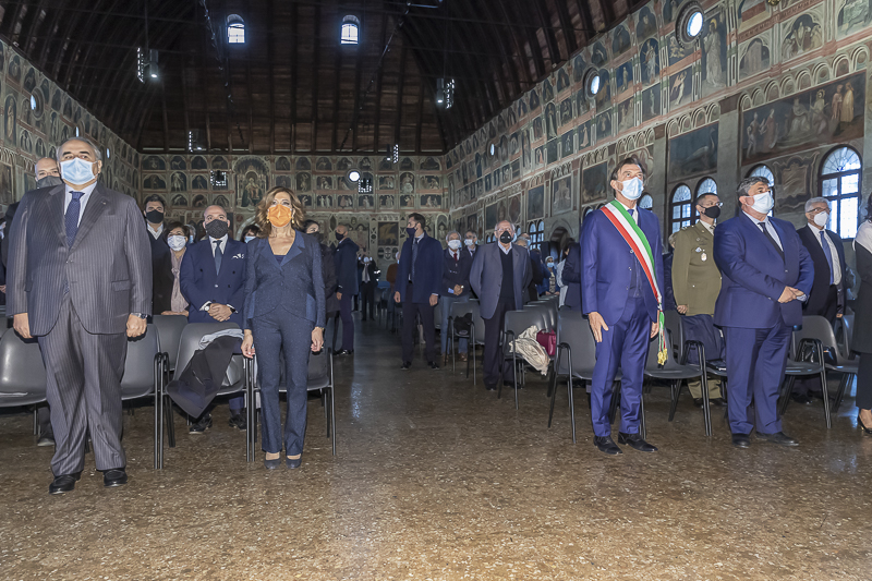 Esecuzione dell'Inno nazionale, nel Palazzo della Ragione di Padova, in occasione della cerimonia 