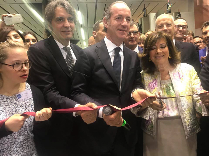 A Verona per l'inaugurazione della 52ima edizione di VINITALY.