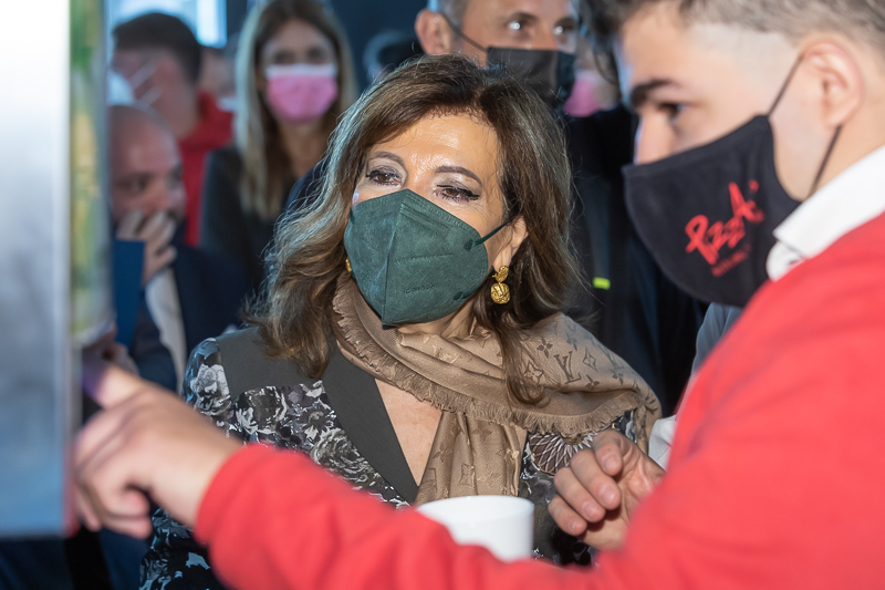 Cassina de' Pecchi. Il Presidente del Senato, Maria Elisabetta Alberti Casellati, visita i locali di PizzAut.