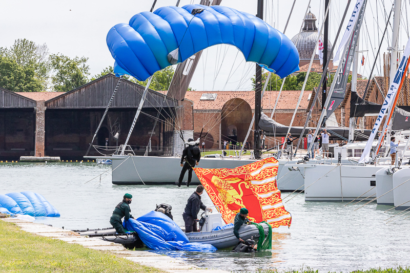 Esibizione degli incursori della Marina Militare. Esibizione degli incursori della Marina Militare.
