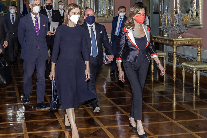 Un momento dell'incontro tra il Presidente del Senato, Maria Elisabetta Alberti Casellati, e il Presidente della Repubblica di Moldova, Maia Sandu.