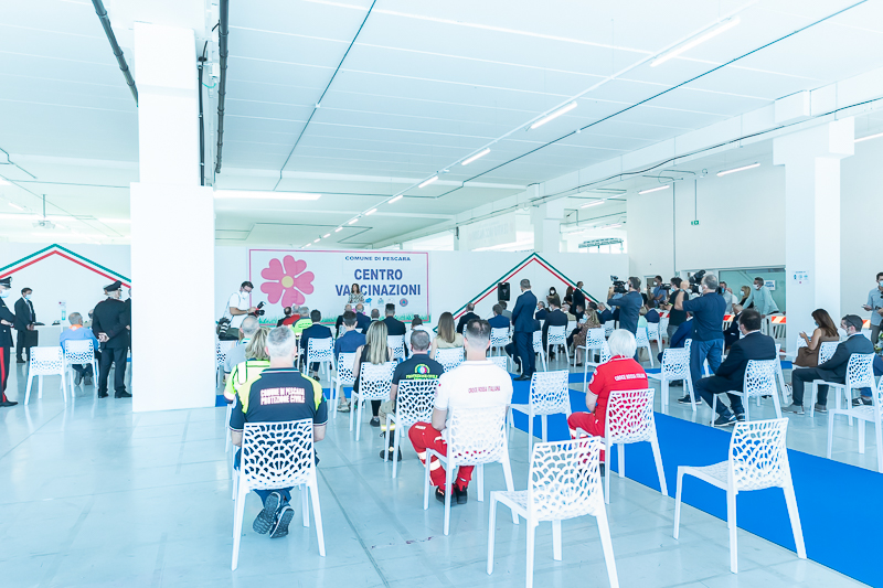 Intervento del Presidente del Senato, Maria Elisabetta Alberti Casellati, presso il polo vaccinale allestito presso il Pala-Fiere di Pescara.