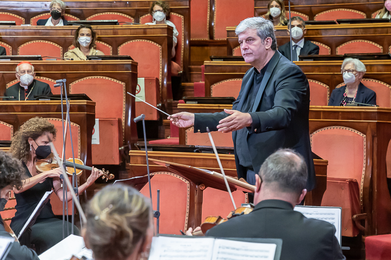 Un momento della cerimonia.