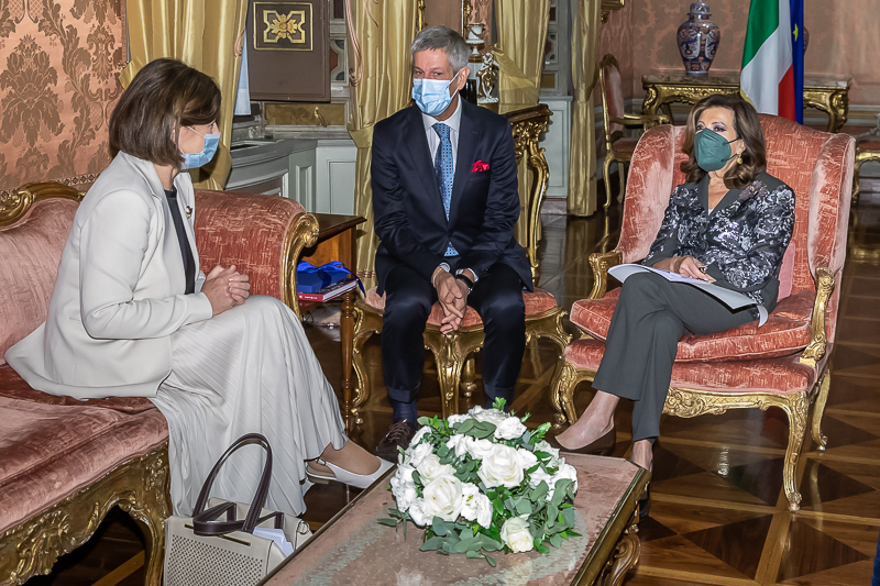 Un momento dell'incontro tra il Presidente del Senato, Maria Elisabetta Alberti Casellati, e la Vice Presidente della Commissione europea, Vera Jourova.