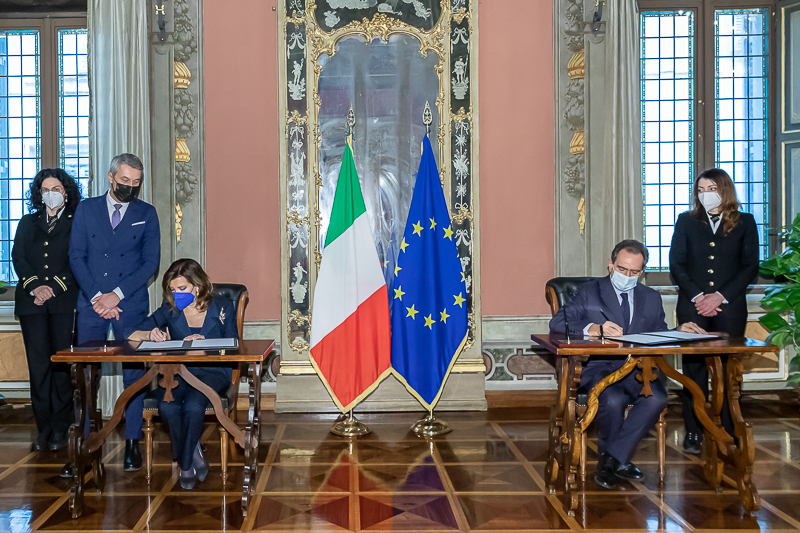 Firma del protocollo tra il Senato della Repubblica e la RAI - Radiotelevisione italiana S.p.A.. Firma del protocollo tra il Senato della Repubblica e la RAI - Radiotelevisione italiana S.p.A..