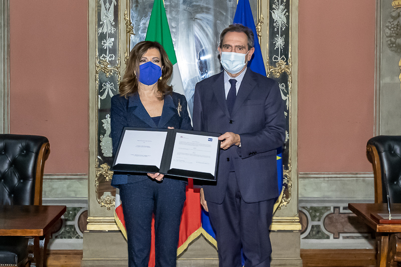 Firma del protocollo tra il Senato della Repubblica e la RAI - Radiotelevisione italiana S.p.A.. Firma del protocollo tra il Senato della Repubblica e la RAI - Radiotelevisione italiana S.p.A..