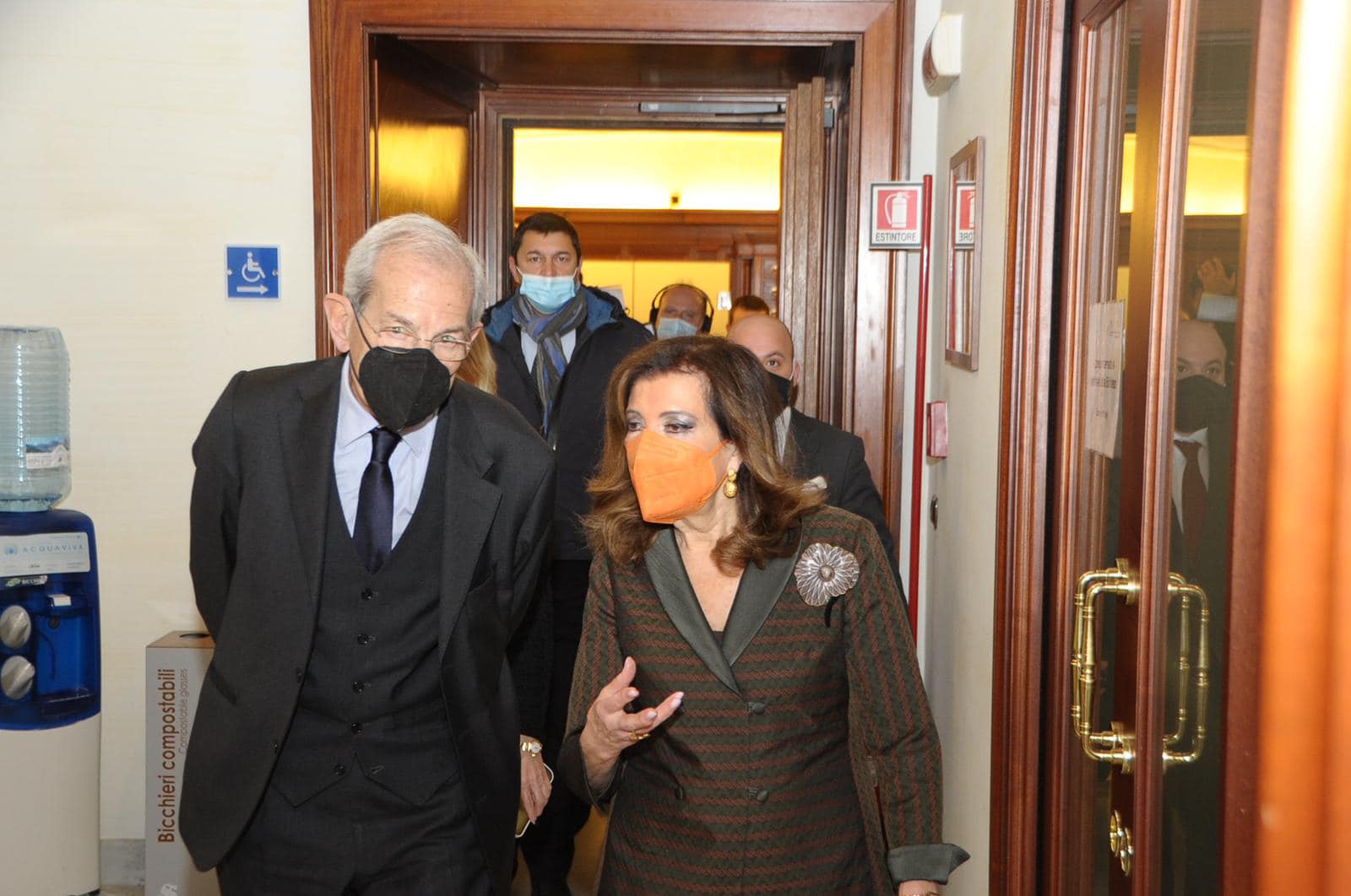 Nella foto, il Presidente del Senato, Maria Elisabetta Alberti Casellati, e il Presidente della Fondazione Leonardo-Civiltà delle Macchine, Luciano Violante. Nella foto, il Presidente del Senato, Maria Elisabetta Alberti Casellati, e il Presidente della Fondazione Leonardo-Civiltà delle Macchine, Luciano Violante.