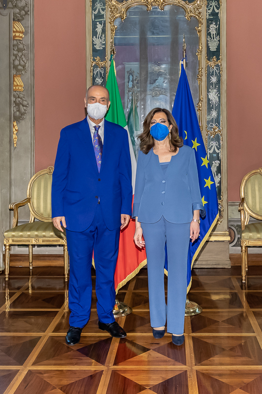 Il Presidente del Senato, Maria Elisabetta Alberti Casellati, riceve l'Ambasciatore dell'Algeria, Abdelkrim Touahria. Il Presidente del Senato, Maria Elisabetta Alberti Casellati, riceve l'Ambasciatore dell'Algeria, Abdelkrim Touahria.
