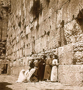 Immagine dal catalogo della mostra: Il Mediterraneo dei fotografi