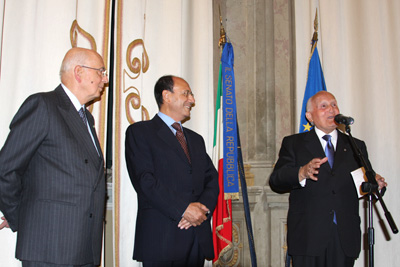 Il Presidente emerito della Repubblica, Oscar Luigi Scalfaro, con il Presidente della Repubblica, Giorgio Napolitano ed il Presidente del Senato, Renato Schifani