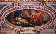 Ovale con Bacco e Arianna, opera del pittore Giovan Battista Pittoni (1687-1767), al centro del soffitto a cassettoni della Sala Cavour.
