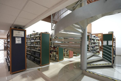 Biblioteca della Camera dei deputati del Messico, foto di scaffali