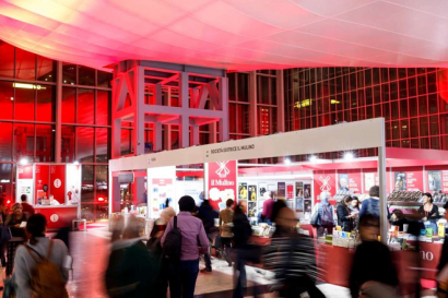 Foto degli stand nella fiera della piccola e media editoria PLPL 2024