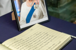 Libro delle condoglianze per la scomparsa di Sua Maestà la Regina Elisabetta II.