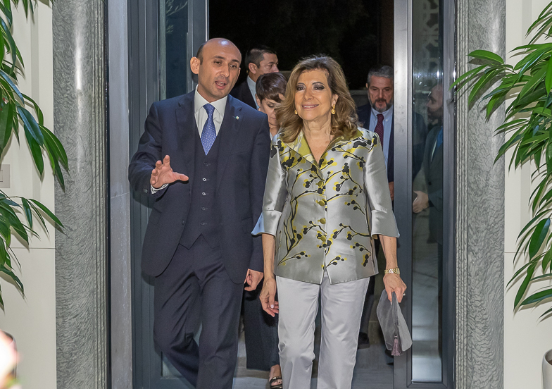 Il Presidente del Senato, Maria Elisabetta Alberti Casellati, giunge alla nuova sede dell'Ambasciata dell'Azerbaigian e viene accolto dall'Ambasciatore Mammad Ahmadzada.