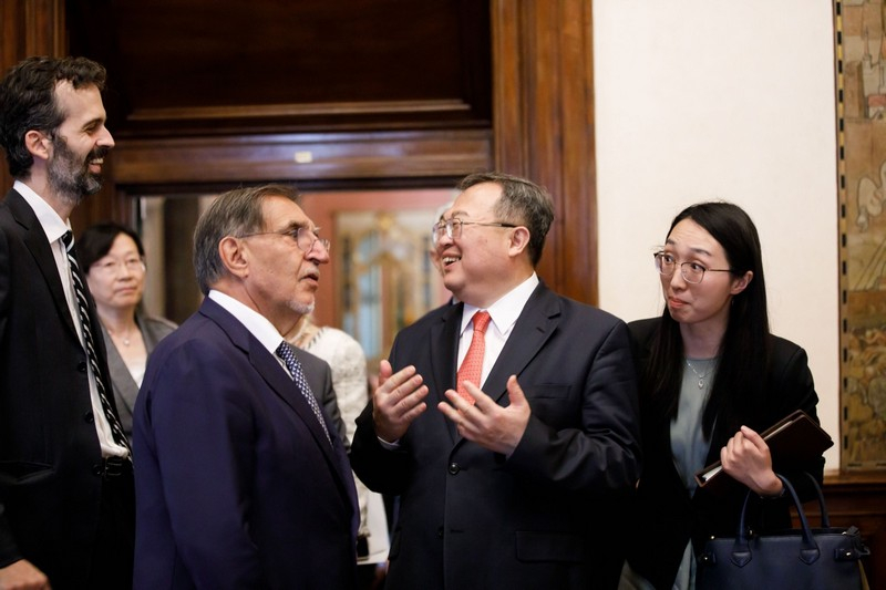 Con il Ministro del Dipartimento Internazionale del Comitato Centrale del Partito Comunista Cinese